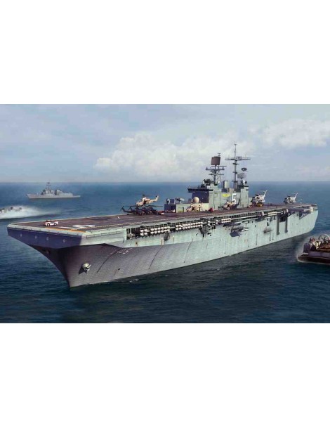 Barco Estático de Plástico, USS BATAAN LHD-5 Escala , Escala 1/700 fabricante Hobby Boss. Maqueta Barco Militar. Bilti Hobby